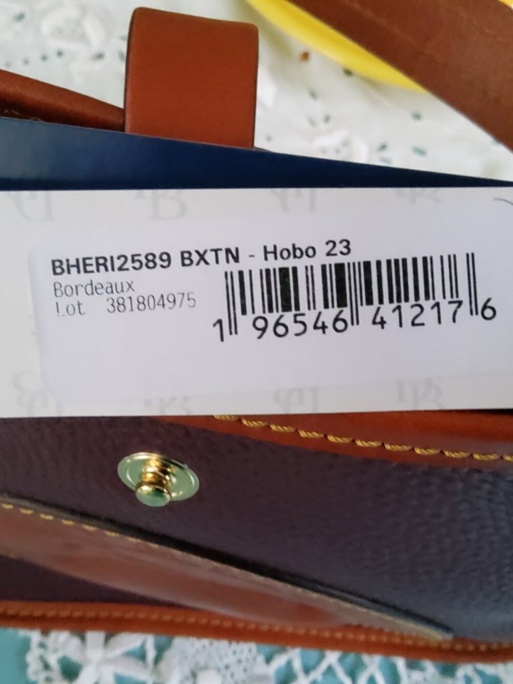 NWT Dooney & Bourke Large Duck Heritage Hobo 23 in Bordeaux - Picture 10 of 10